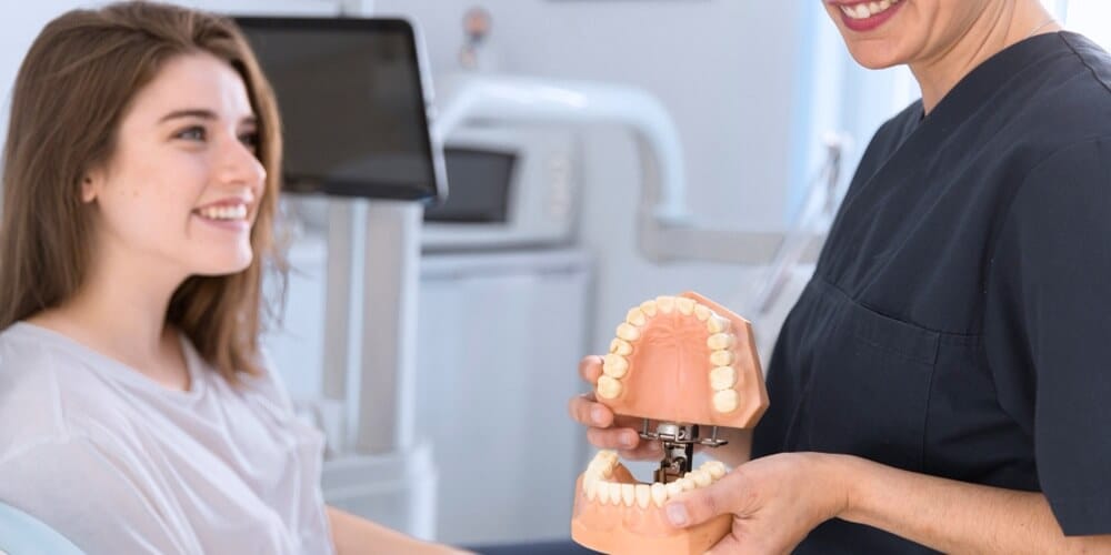 Implants All-on-4 en Turquie : traitement par prothèse dentaire fixe