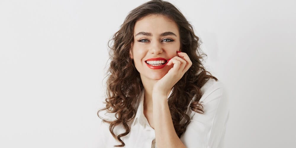 Transformação do Sorriso na Turquia para um Sorriso Natural e Bonito
