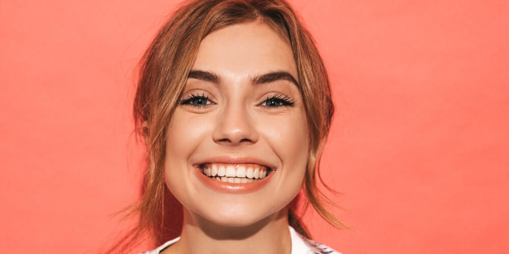 Transformação do Sorriso na Turquia para um Sorriso Natural e Bonito